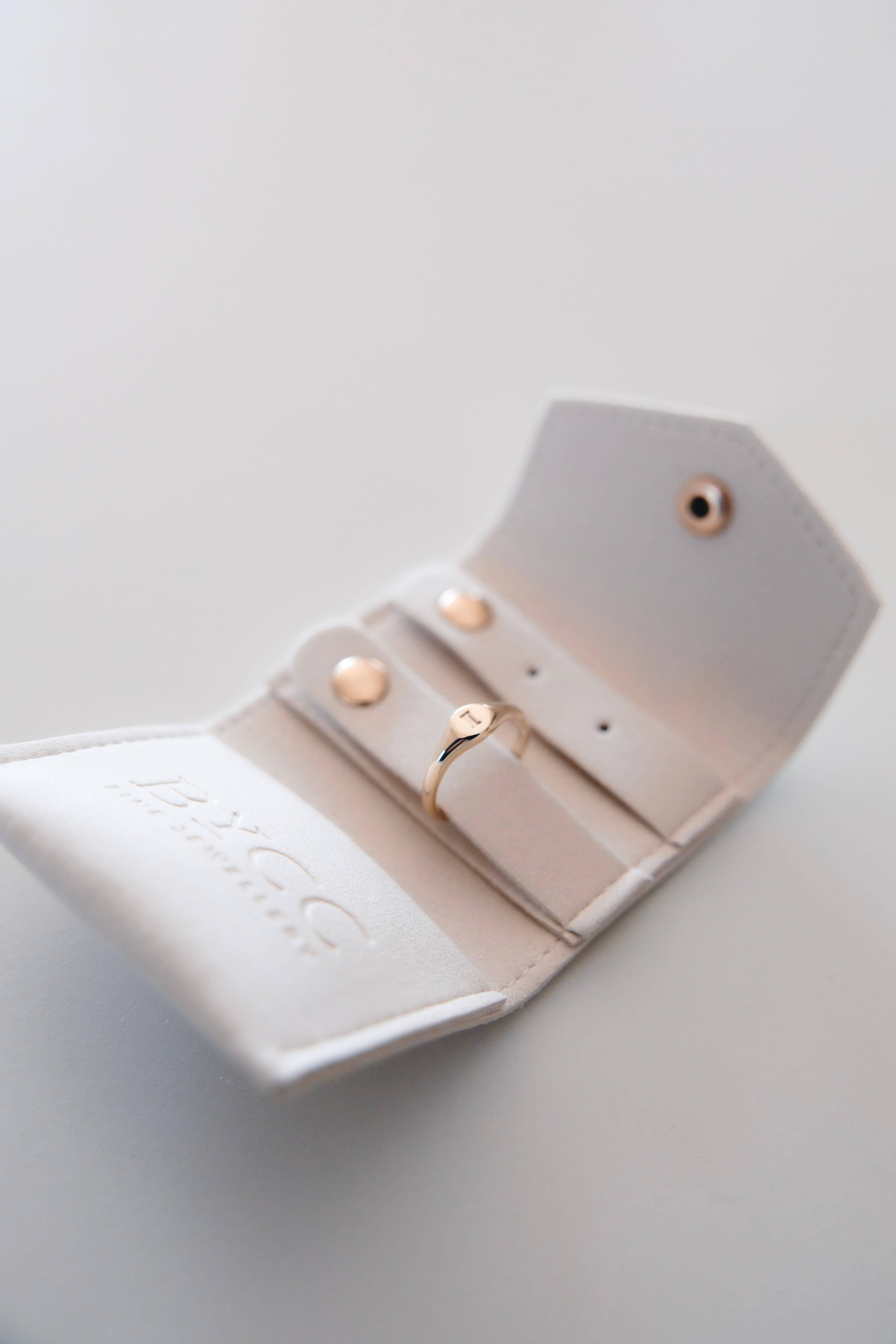 Bea Pinky Signet Ring