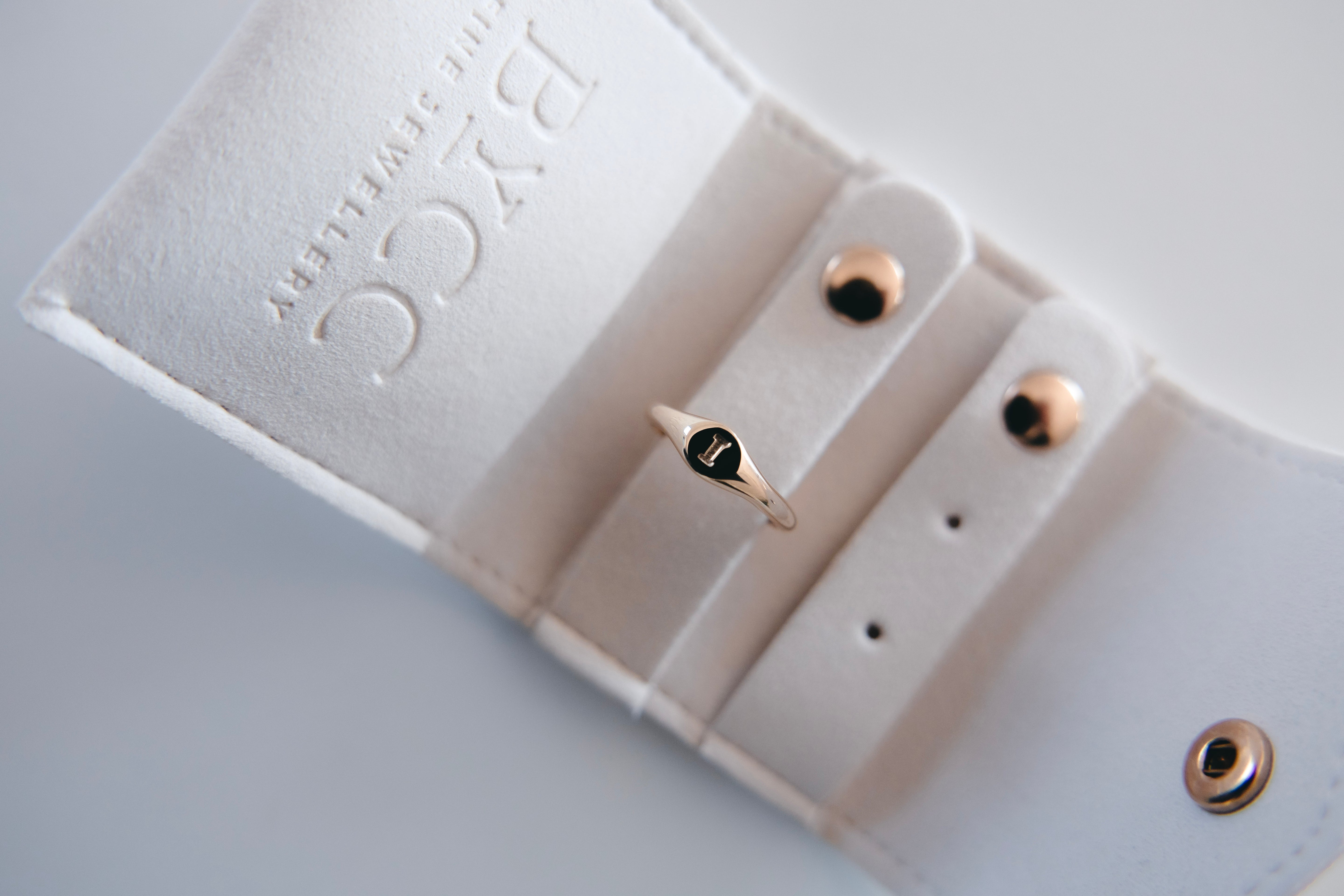 Bea Pinky Signet Ring